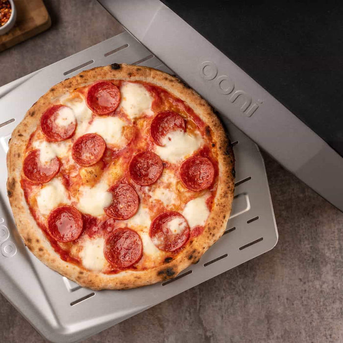 Ooni Koda 16 Gas-Powered Pizza Oven - Ooni Europe | Klicke auf dieses Bild, um den Galeriemodus des Produkts zu öffnen. Der Produktbild-Galeriemodus ermöglicht es dir, die Bilder zu vergrößern.