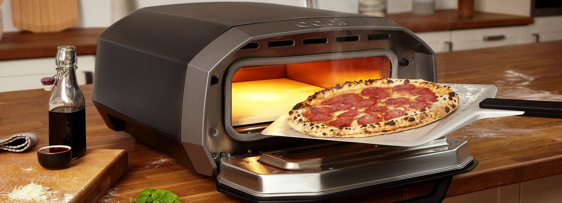 Meet Ooni Volt 12 : your all-electric indoor and outdoor pizza oven