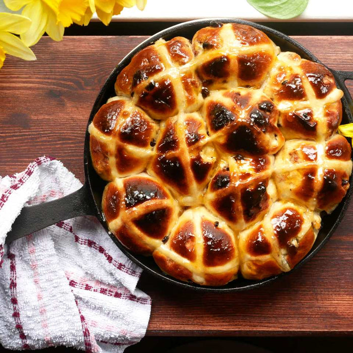 Oster-Hefebrötchen (Hot Cross Buns)