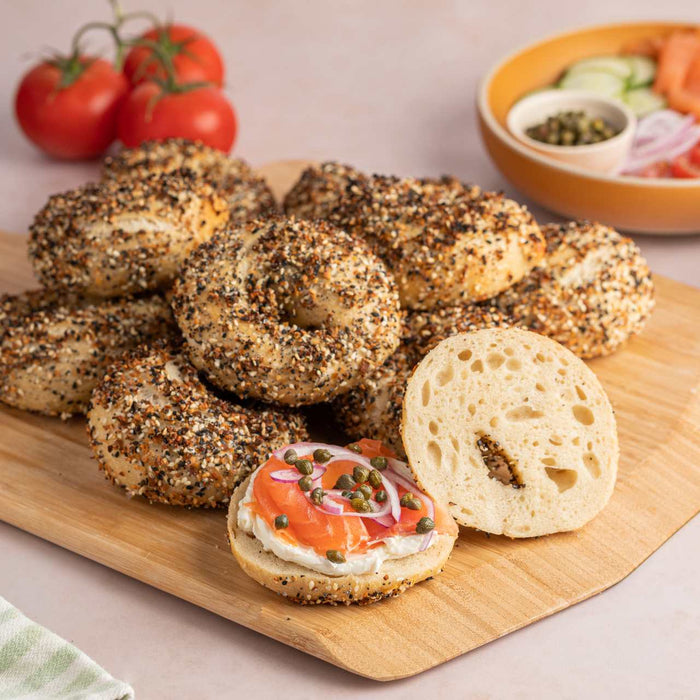 Rezept für knusprige Bagels aus Sauerteig, Mohn und schwarzem Sesam