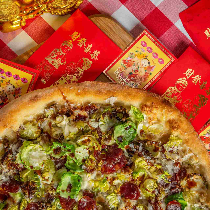 Pizza mit Lap Cheong Wurst und Rosenkohl von Derrick Tung zum chinesischen Neujahrsfest