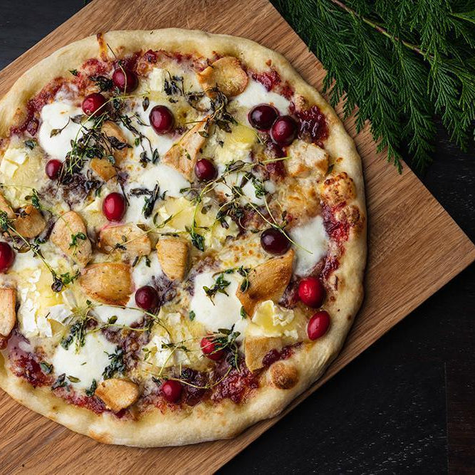 Truthahn Braten, Camembert & Cranberry Pizza