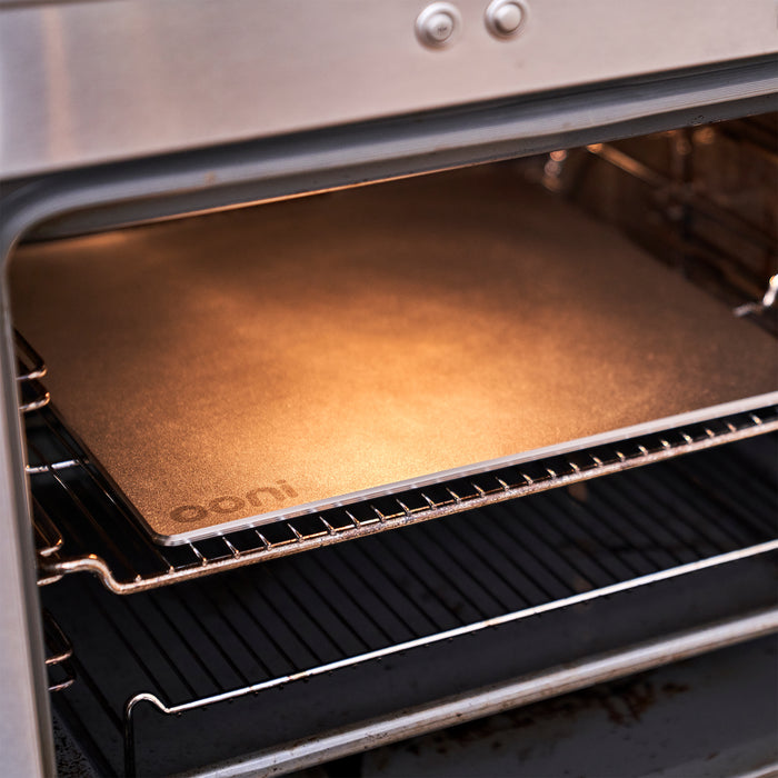 Pizza Steel in Oven | Klicke auf dieses Bild, um den Galeriemodus des Produkts zu öffnen. Der Produktbild-Galeriemodus ermöglicht es dir, die Bilder zu vergrößern.