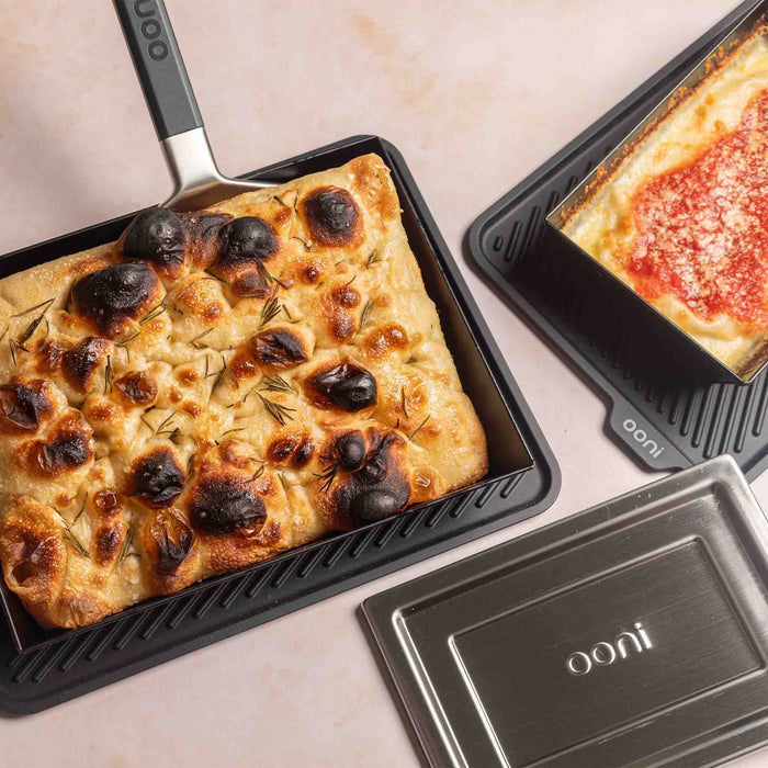 Ultimate Detroit Pizza Pan Bundle - Small | Klicke auf dieses Bild, um den Galeriemodus des Produkts zu öffnen. Der Produktbild-Galeriemodus ermöglicht es dir, die Bilder zu vergrößern.