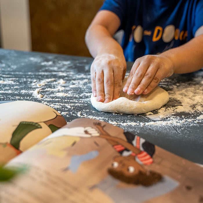 Jo and the Dough 6 | Klicke auf dieses Bild, um den Galeriemodus des Produkts zu öffnen. Der Produktbild-Galeriemodus ermöglicht es dir, die Bilder zu vergrößern.