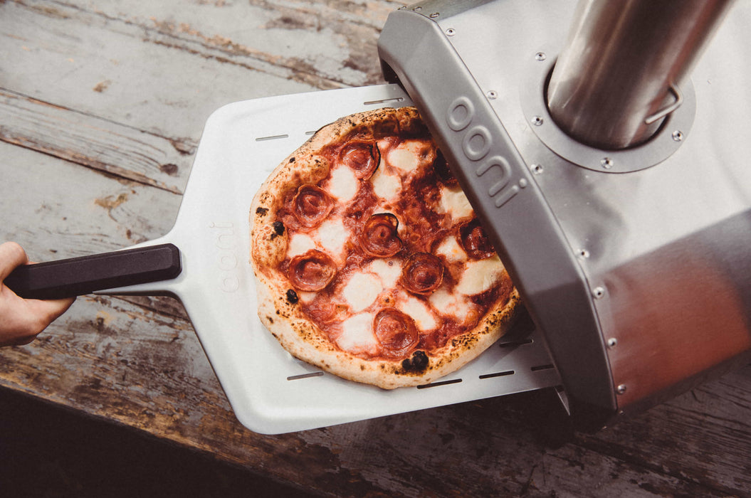 Ooni Karu 12 Multi-Fuel Pizza Oven - Ooni Europe | Klicke auf dieses Bild, um den Galeriemodus des Produkts zu öffnen. Der Produktbild-Galeriemodus ermöglicht es dir, die Bilder zu vergrößern.